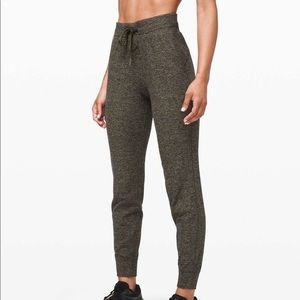Lululemon Ready to Rulu Joggers 28”